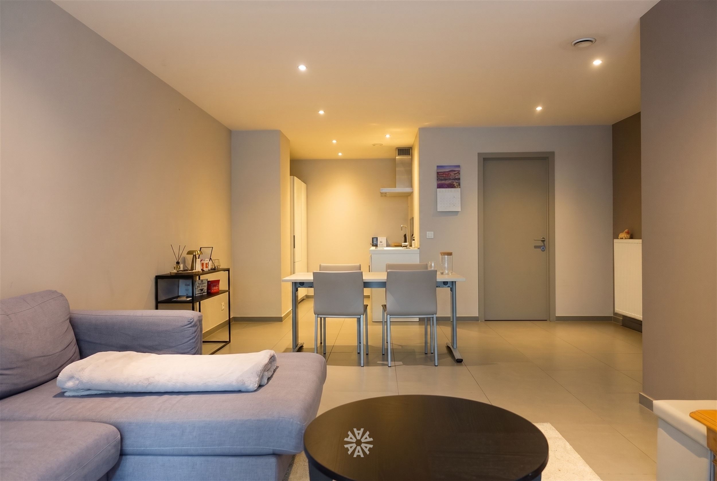 Ruim appartement nabij Sint-Pietersstation te huur in Gent - foto 2