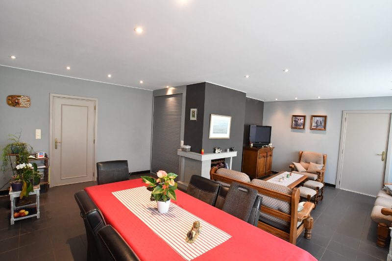 Ruime woning met mooie tuin, 5 slaapkamers en kantoorruimte - foto 5