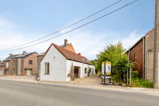 *** JOURNÉE VISITES LE 21/05 ENTRE 17H ET 19H *** Sur rendez-vous *** Maison à rénover entièrement, pleine de charme et de potentiel, située dans...