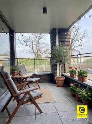 Modern 1 slaapkamer appartement met ruim terras!Zit u graag dicht bij de stad en het openbaar vervoer?  Neemt u vaak de fiets?  Dit appartement is...