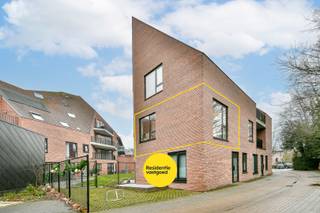 Wonen in alle rust én midden in het centrum? In residentie KorBoo in Gistel combineert dit instapklare nieuwbouwappartement ruimte, licht en...