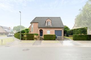 Instapklare villa op 5a67 met 3 slaapkamers en 2 badkamers.