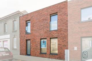 Te Koop: nieuwbouwwoning met 3 slpk, tuin, garage en prachtig uitzicht.Op een mooie, rustige locatie op Tiegemberg ontdek je deze instapklare...