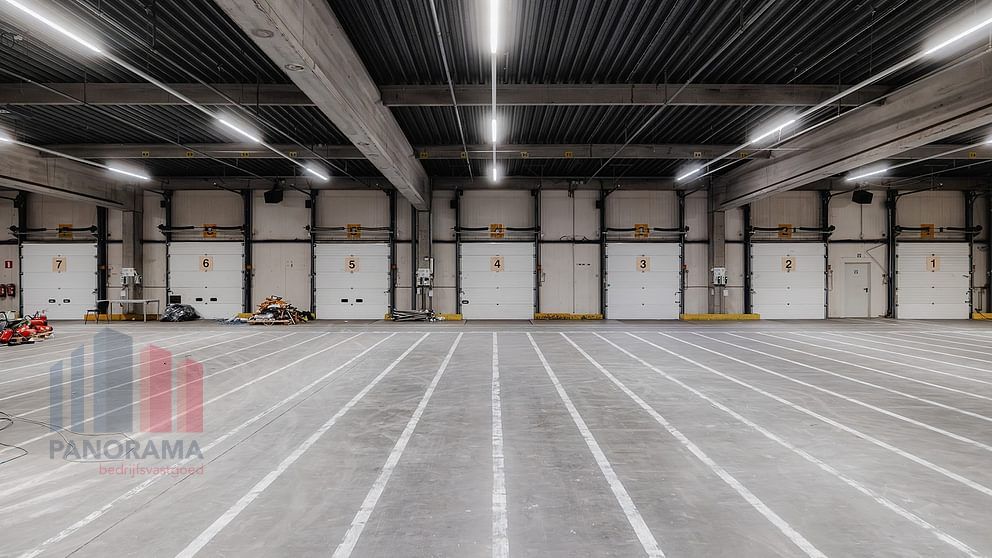 11.256  m² opslagruimte en 724 m² kantoorruimte nabij  A12 te Willebroek - foto 2