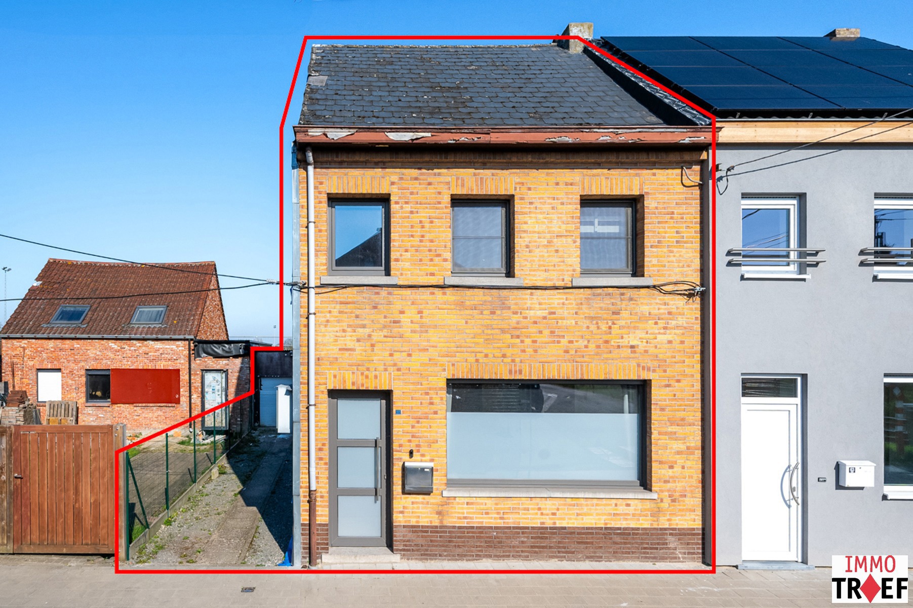 Verder te verbouwen woning centraal gelegen in Lebbeke - foto 1