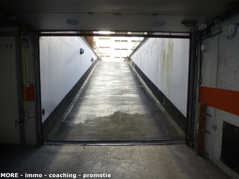 Gesloten garagebox op topligging nabij Minigolf Knokke-Zoute - foto 4