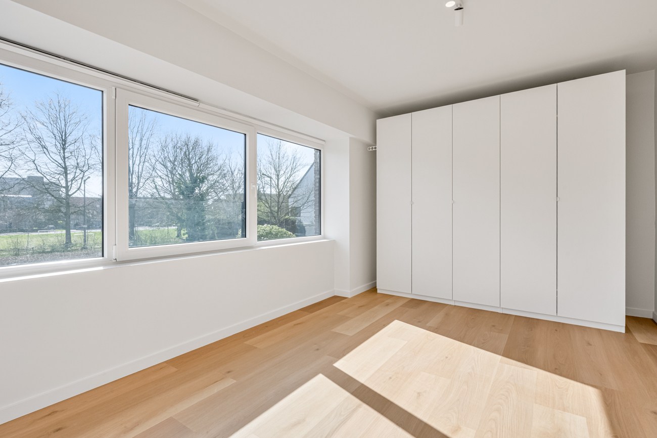 Volledig gerenoveerd appartement met een privé-tuin! - foto 4