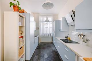 GENT - Landbouwersstraat 60: Op zoek naar een hippe, instapklare stadswoning met drie-slaapkamers? Dan is dit pand iets voor u! Deze kwalitatief...