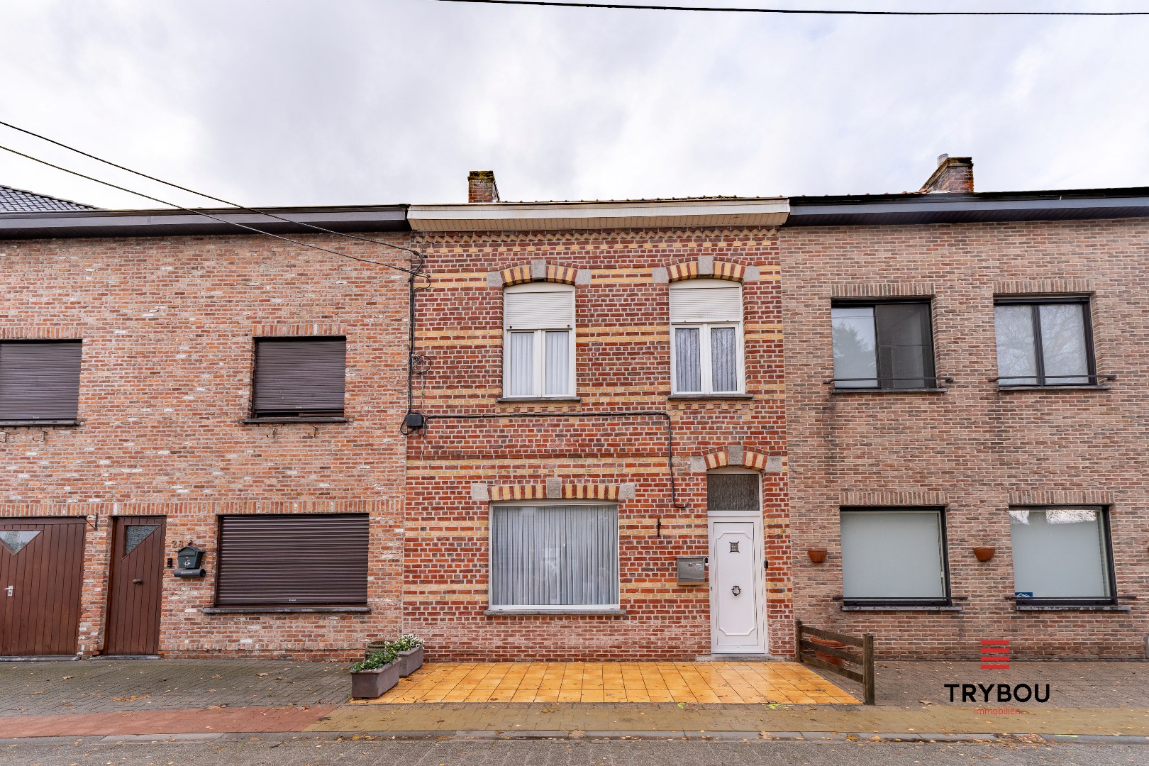 Gezinswoning met tuin, garage én uitweg in hartje Ieper - foto 2