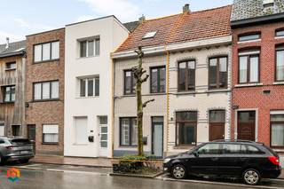 Op een uitstekende locatie te Mechelen bevindt zich deze recent gerenoveerde woning met 2 slaapkamers en gezellige stadstuin. Het bruisende...