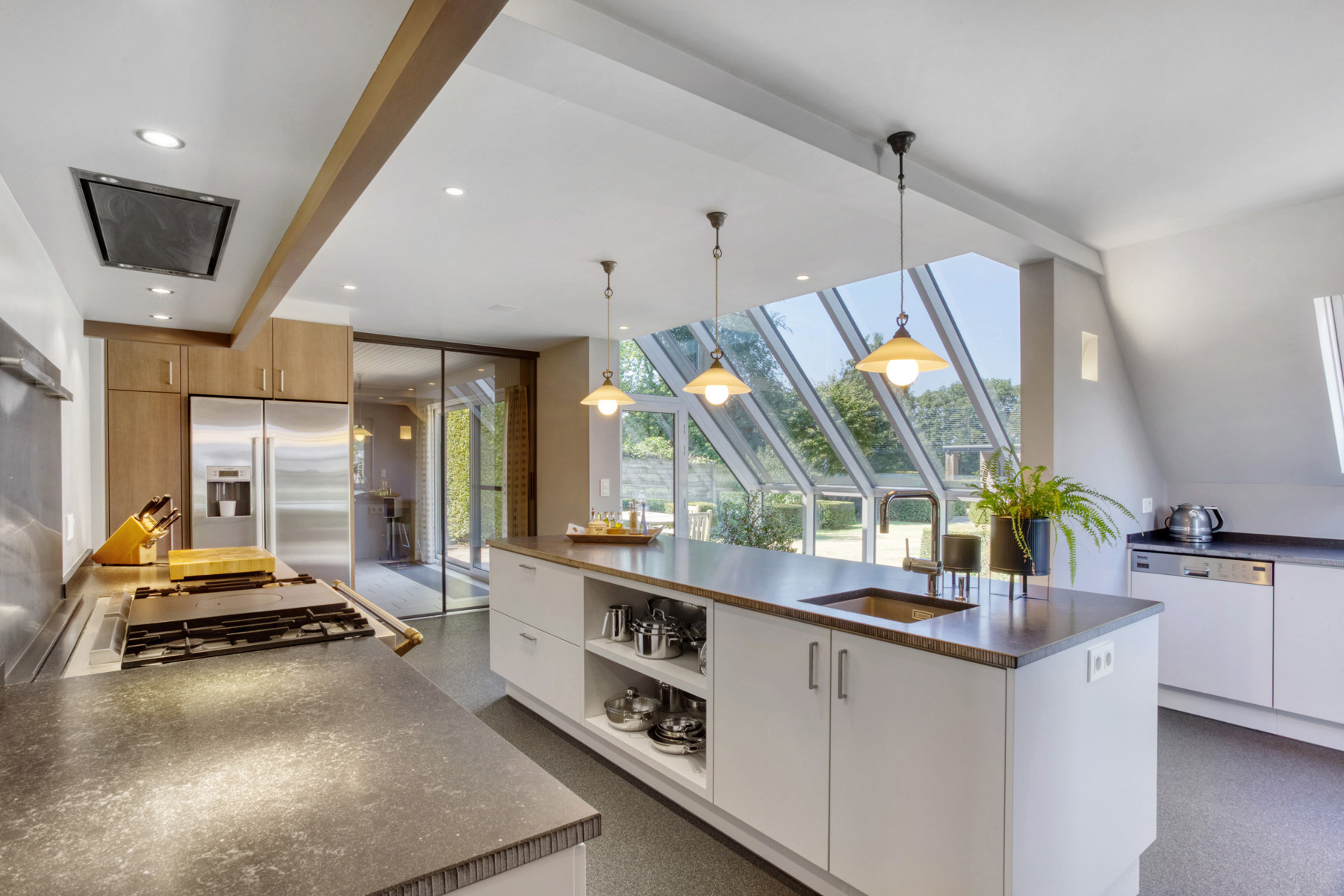 Rustig gelegen woning (4slk) met bijgebouwen op 2 bouwgronden - foto 5