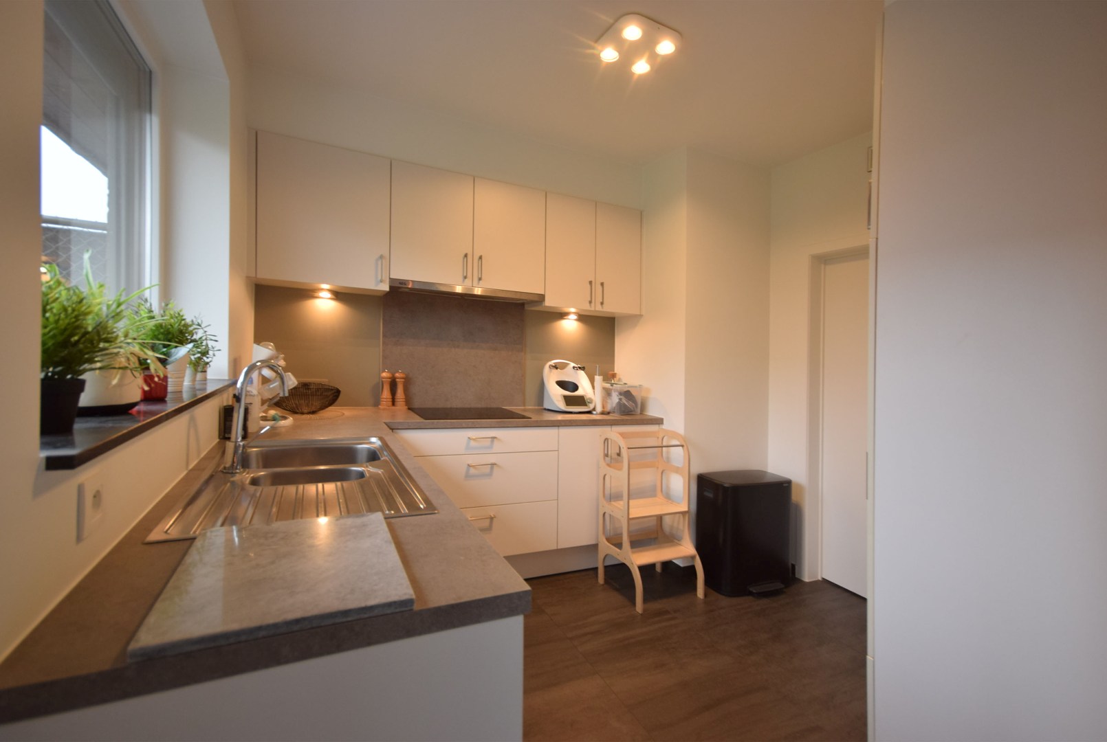 Ruime gezinswoning met drie slaapkamers en tuin - foto 5