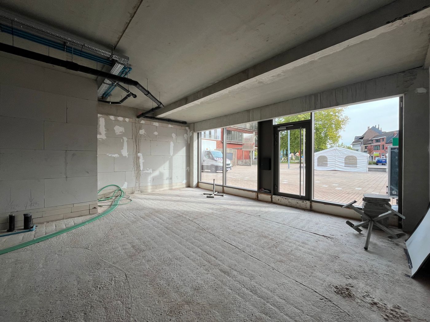 Nieuwbouw handelsruimte van 95 m² in het centrum van Hamme - foto 5