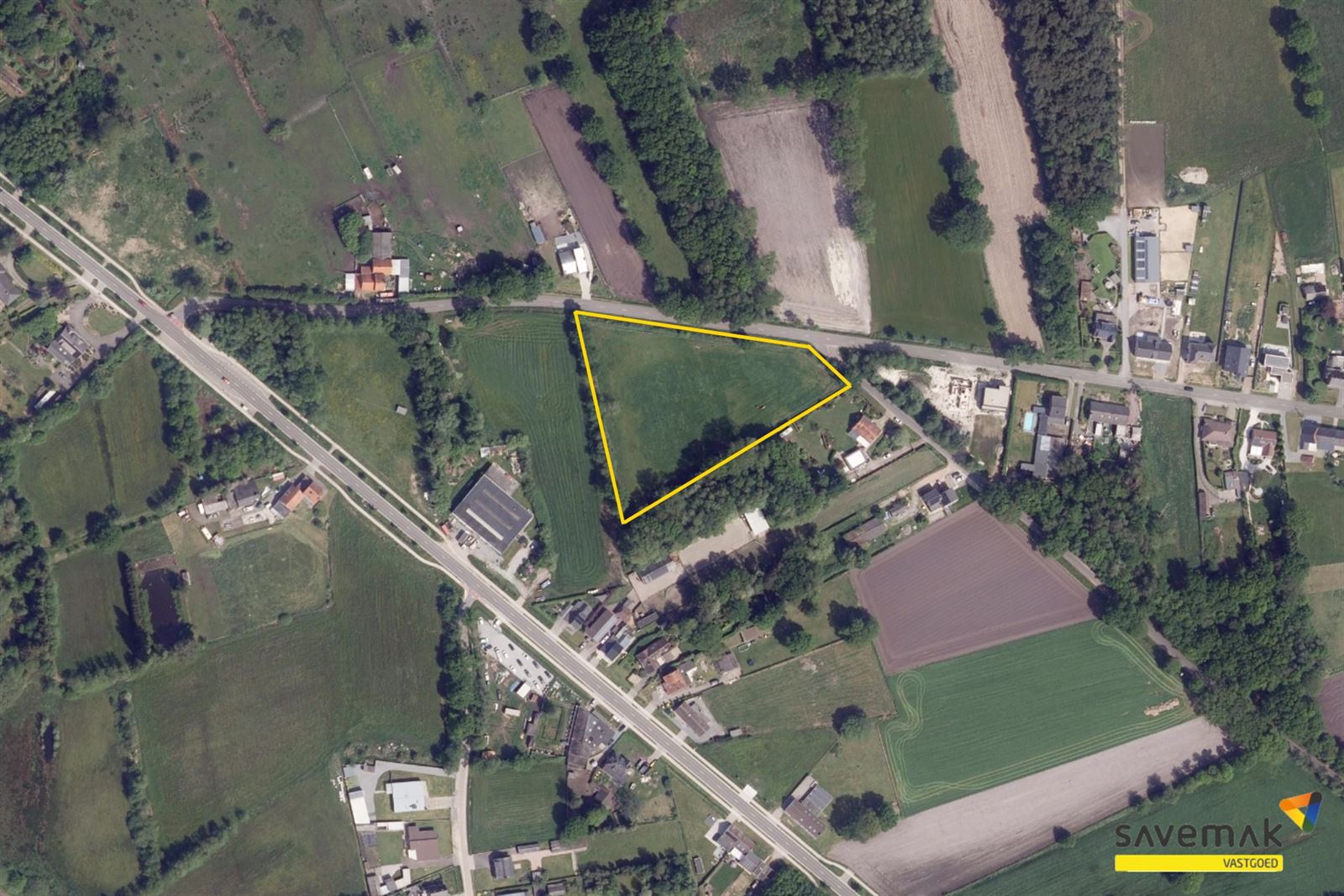Centraal gelegen perceel landbouwgrond van 93a 45ca Ideaal om te hooien of voor een paardenweide. Bestuursmaatregelen in het maatregelenregister: nee