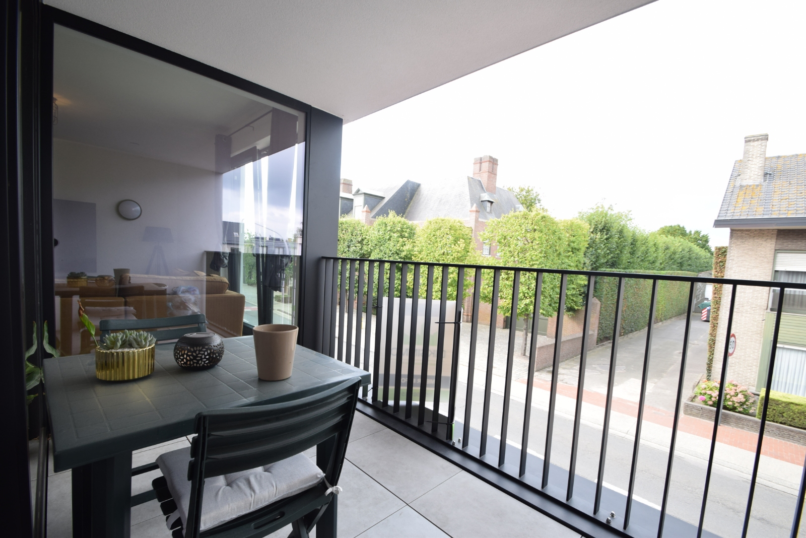 Makkelijk bereikbaar appartement met 2 slaapkamers vlakbij het centrum - foto 1