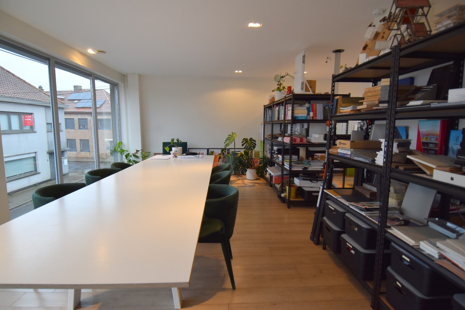 Instapklare kantoorruimte op een uiterst strategische locatie in Bissegem - foto 2