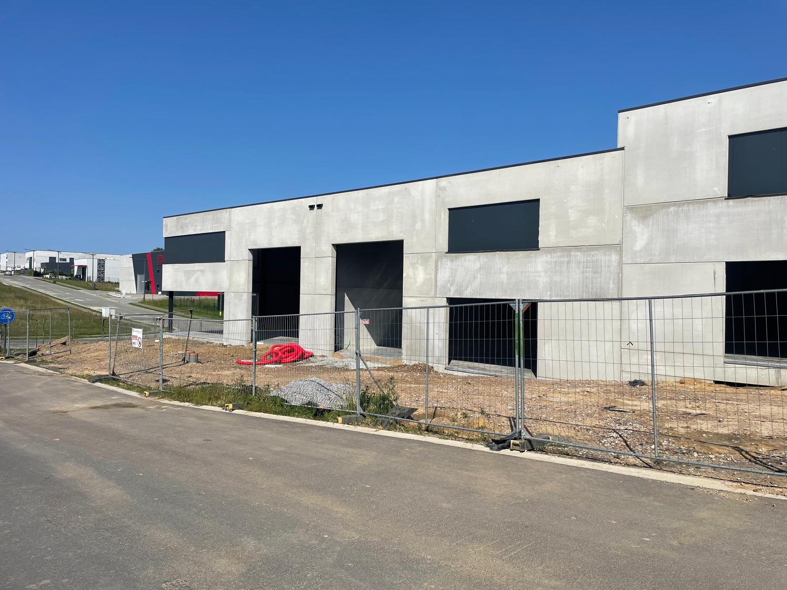 KMO unit van 325 m² nabij luchthaven Charleroi - foto 5