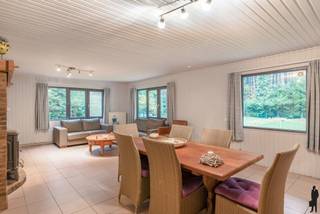 Dit prachtig gelegen weekendverblijf bevindt zich op een ruim perceel van ca. 4.676m², en ligt heerlijk verscholen tussen de natuurgebieden...