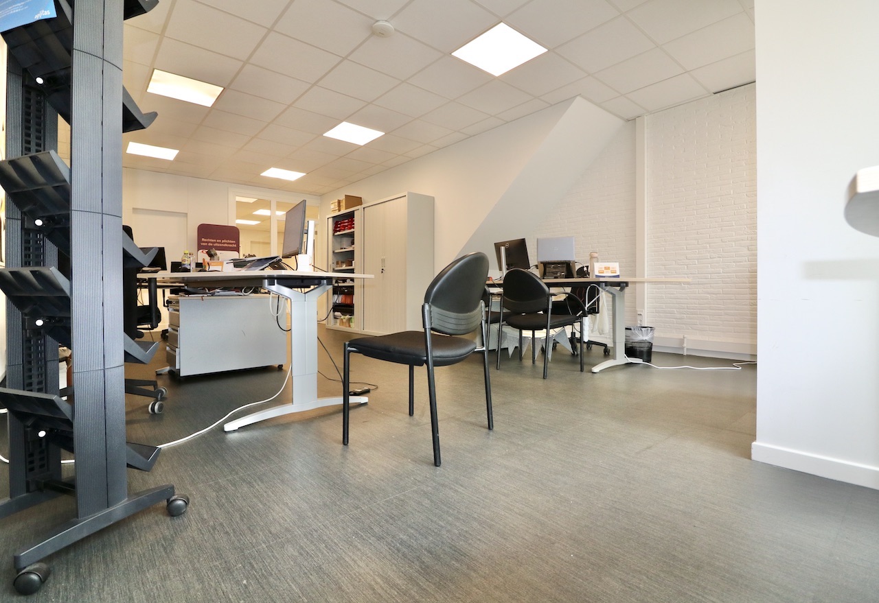 Instapklaar handelspand op TOPligging met garage * voor 1.395 EUR/mnd - foto 3