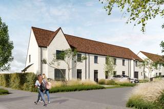 INDELING VAN DE WONING<br /><br />GELIJKVLOERS<br /><br />- Inkomhal- Gastentoilet- Leefruimte met open keuken- Trap naar boven- Berging/wasplaats- Carport<br />EERSTE VERDIEP<br /><br />- Nachthal met zolderluik- Badkamer + toilet- Kleine berging- 3 slaapkamers<br />ZOLDERVERDIEP<br /><br />- Zolderruimte<br />Afbeeldingen zijn steeds illustratief en contractueel niet bindend.<br /><br />De koper heeft deels nog inspraak in de stijl en afwerking van de woning voor zover deze zaken nog niet werden vastgelegd door vergunning of bestelling van materialen.<br /><br />TIP: Hoe sneller U beslist in de bouwfase, des te meer inspraak U heeft in de keuze van materialen en/of afwerking.