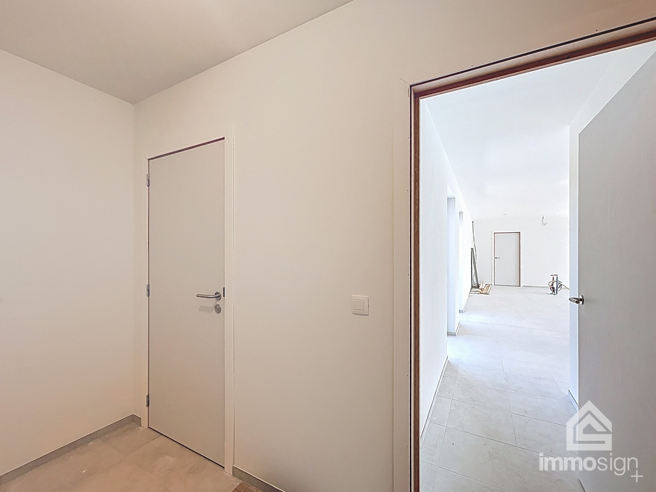 Instapklaar nieuwbouw appartement met 2 slaapkamers, terras, autostaanplaats, carport en berging te Kinrooi - foto 4