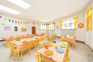 MAISON DE MAÎTRE UNIQUE avec ÉNORME POTENTIEL. Charmante maison de maître à rénover (composée de 2 maisons identiques – actuellement réunies en...