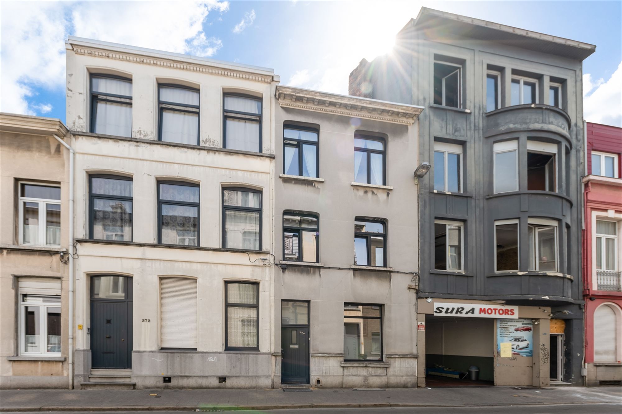 Huis met 5 slaapkamers en tuin, verder af te werken naar eigen smaak. - foto 2