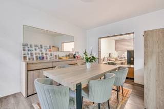 Immo Leolux biedt deze prachtig gelegen en instapklare woning in het centrum van Asse aan.De woning bestaat uit een inkomhal dat toegang geeft tot...