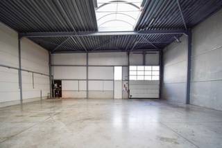 Unité PME prête à l’emploi de 225 m² avec porte sectionnelleStratégiquement située à proximité de la N76 (2,8 km) et de l’E314 (4,8 km), avec un...