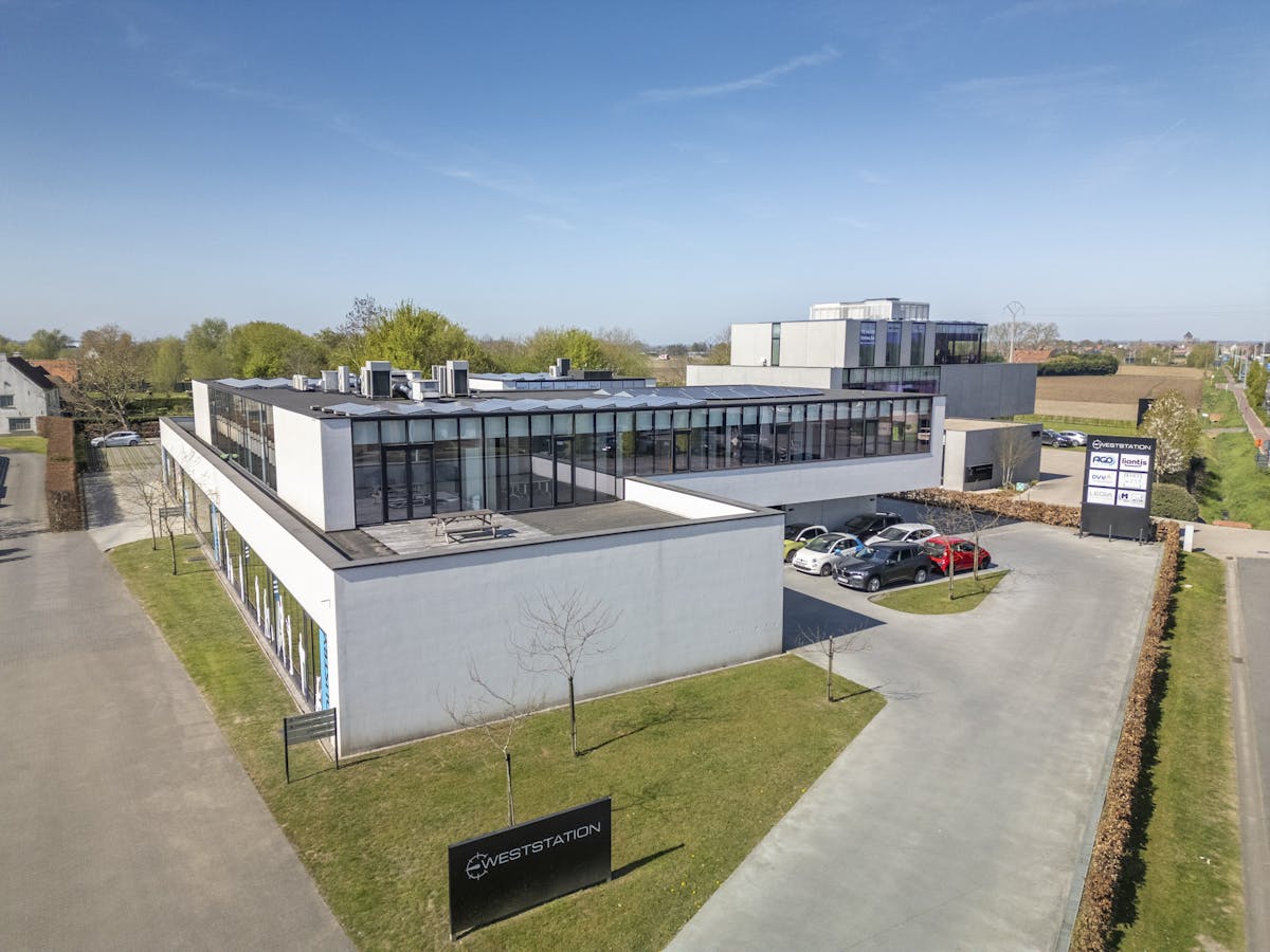 Moderne kantoorruimte op topligging te koop in Menen - foto 1