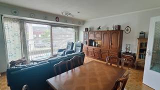 Wij bieden dit zonnige appartement gelegen in Residentie Gruuthuyse op het eerste verdiep te huur aan. Dit appartement beschikt over twee...