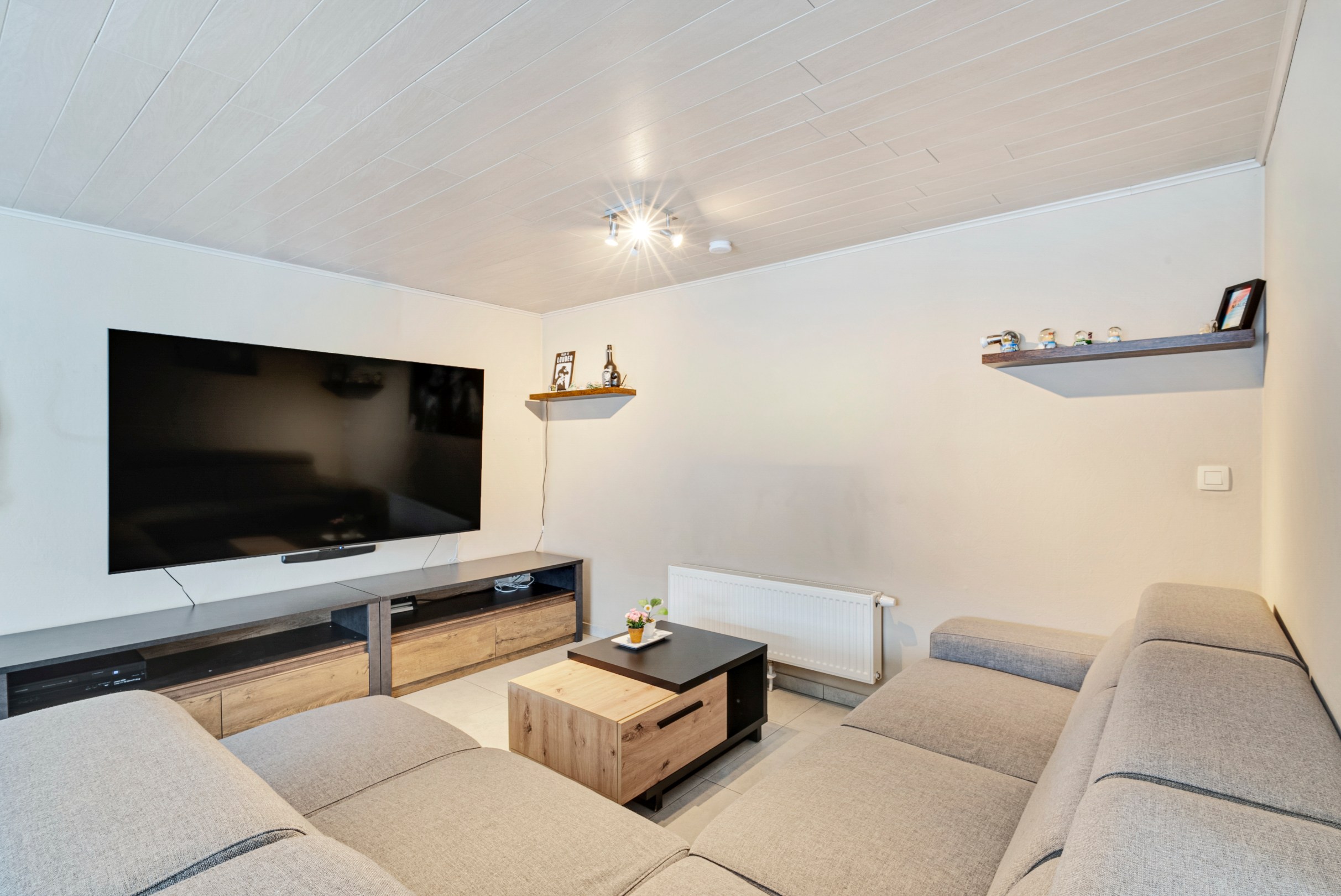 RUIME WONING MET 4 SLAAPKAMERS EN GARAGE - foto 5