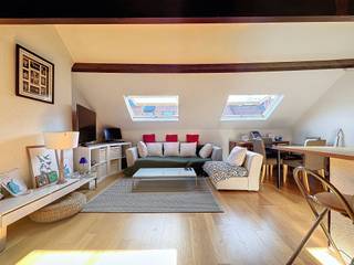 TE KOOP – APPARTEMENT MET MEZZANINE – EUROPESE WIJK BRUSSEL📝 BeschrijvingWe Invest Bruxelles-Europe biedt dit charmante 1-slaapkamer appartement met...