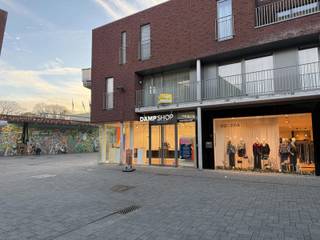 Instapklaar appartement met terras in het hart van Tessenderlo-Ham.Dit gezellige appartement bevindt zich op de eerste verdieping van een goed...