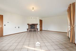 Deze gezinswoning in Bocholt ligt vlakbij de Nederlandse grens en biedt een rustige woonomgeving met volop wandelroutes, groen en toch nabij...