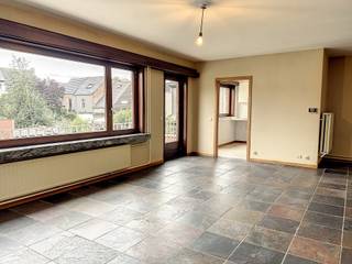 Ruim, gezellig en lichtrijk 2-slaapkamer appartement op de eerste verdieping van een kleinschalig appartementsblokje. Gelegen in 't Looks, met...