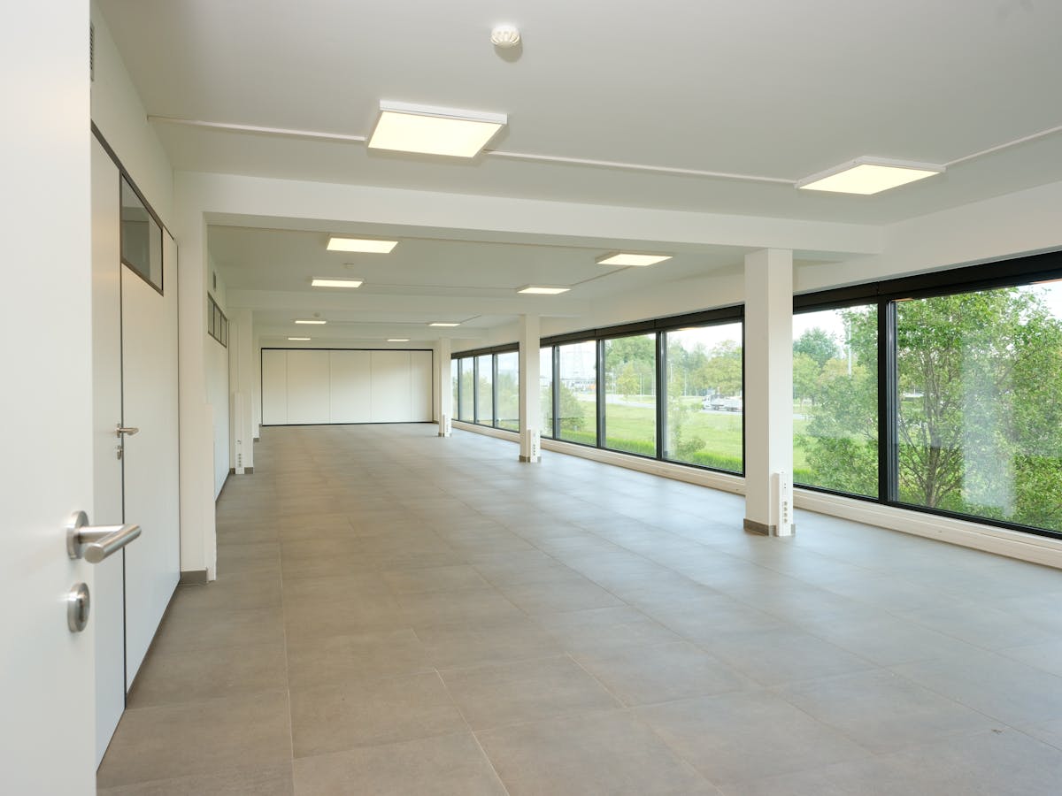 Uitstekend gelegen kantoren (85 m²-778 m²) te huur in Eeklo - foto 5