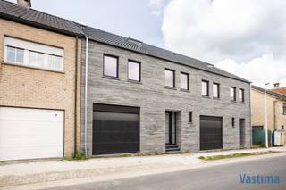 Welkom in jouw toekomstige thuis: een bijzonder ruime, lichtrijke en tijdloze nieuwbouwwoning met tuin en inpandige garage. Deze woning biedt...