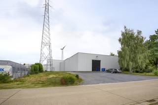 De totale bebouwde oppervlakte is 1.475 m², de totale grondoppervlakte bedraagt 3.932 m².Het volledige complex verkeert in een goede en...