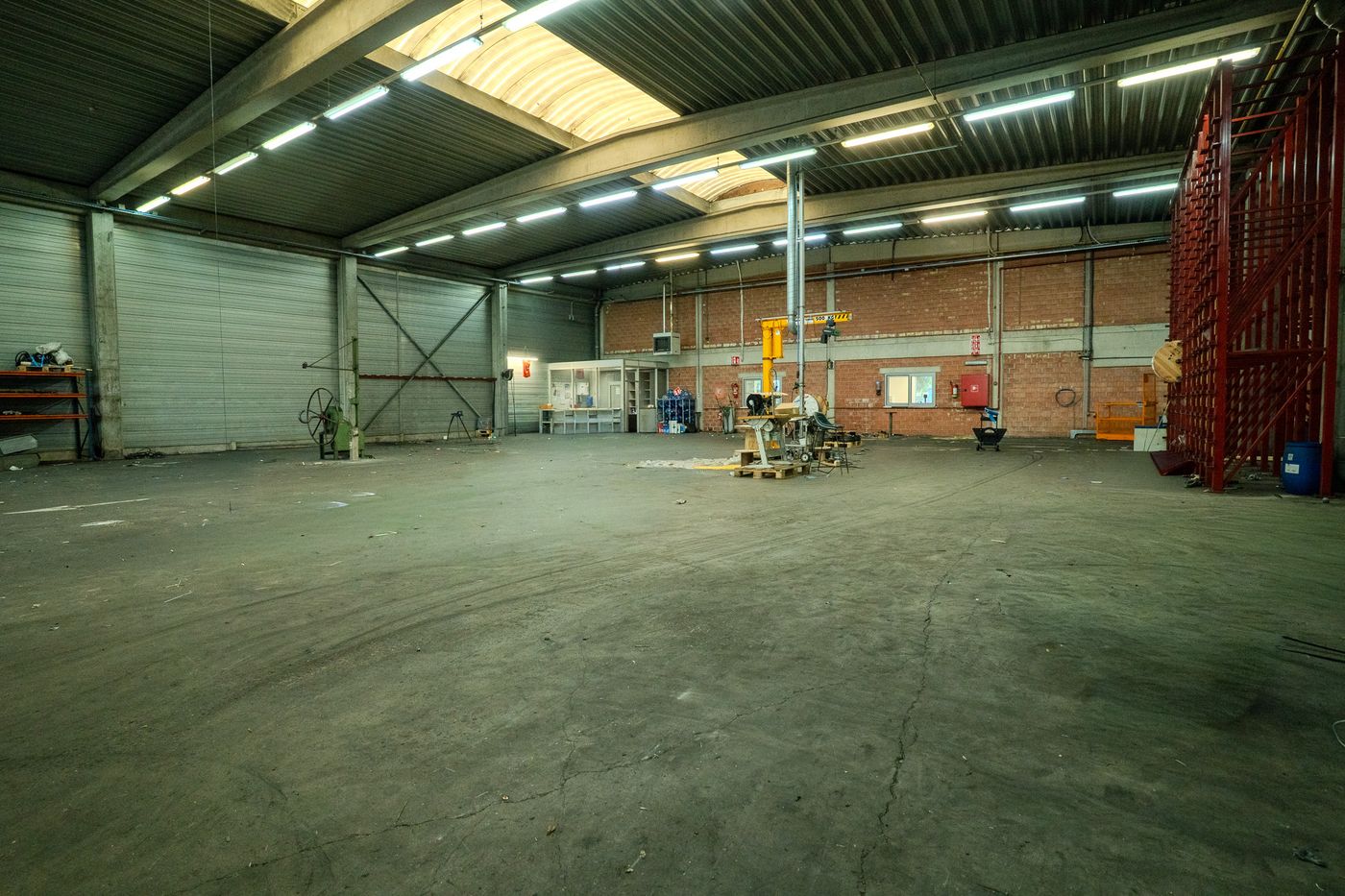 Uitstekend gelegen bedrijfsgebouw van 3.510 m² vlakbij de haven van Antwerpen - photo 3