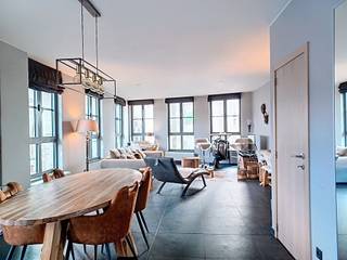 Prachtig, zeer licht en luxueus afgewerkt duplex appartement op de 3de en 4de verdieping van een nog recent gebouw, gelegen in het kloppend hart...