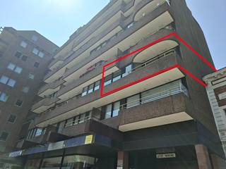 LICHTRIJK APPARTEMENT MET EEN LUXE UITSTRALING 2 de verd met lift op wandelafstand van de Grote Markt en de winkelstraat hal;sfeervolle  living...