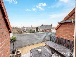 Dit luchtig appartement is gelegen op wandelafstand van verschillende winkels, diensten en openbaar vervoer.Het lichtrijk appartement geniet van...