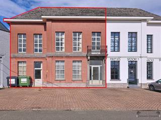 Welkom in Booischot, waar ruimte en potentieel elkaar vinden!Deze ruime woning met een bewoonbare oppervlakte van 196 m² op een perceel van 135 m²...