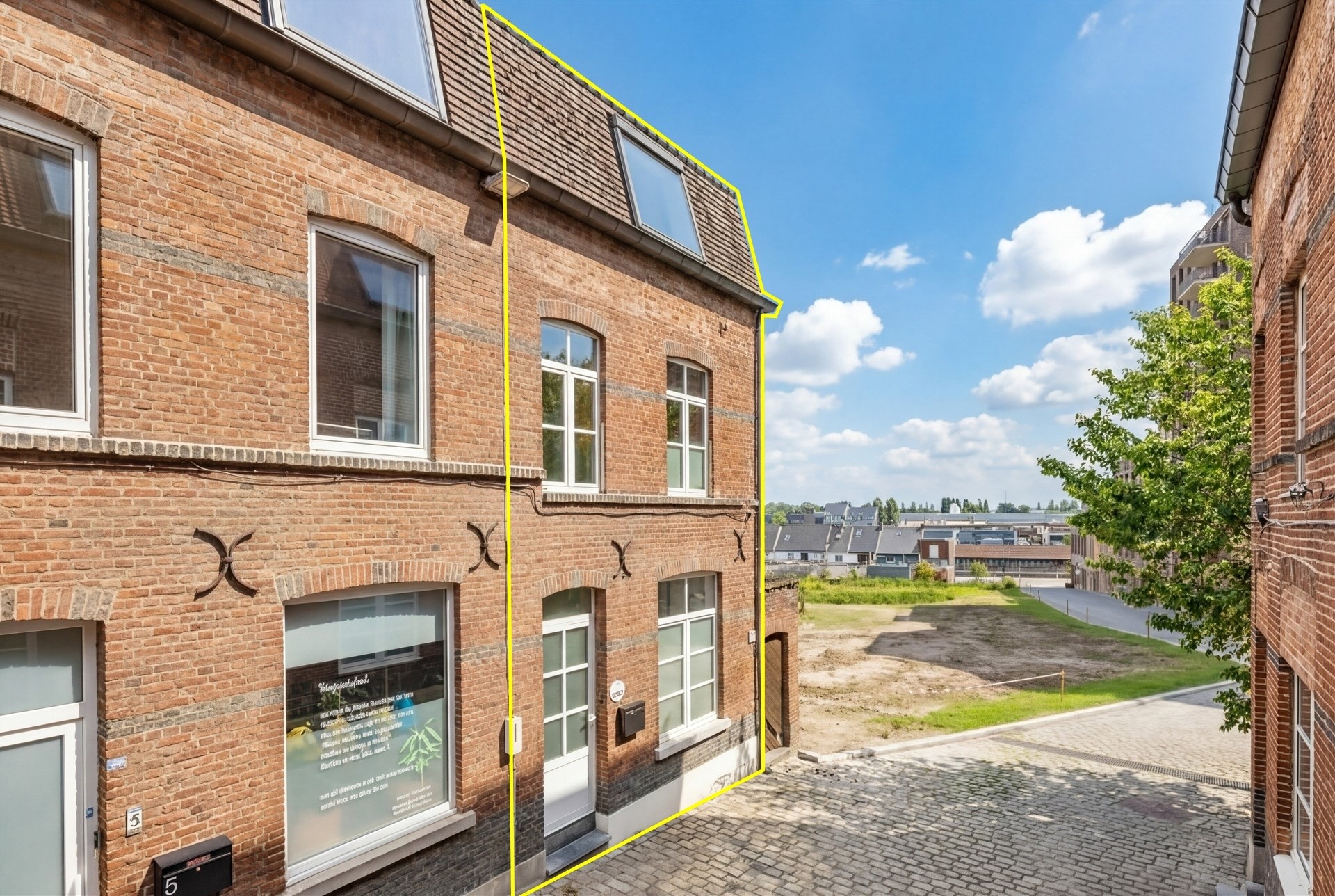 Gunstig gelegen woning met 3 slaapkamers en terras in centrum Wetteren! - foto 2