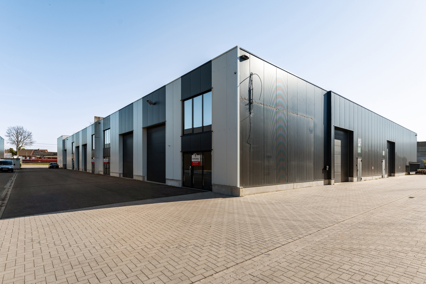 KMO Unit van 210m²+63m² verdieping+ 2pp - foto 5