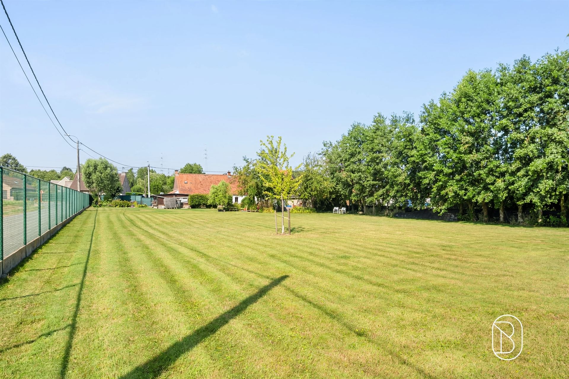Eigendom met uitzonderlijk potentieel op 2.800 m² in Kaster - foto 4