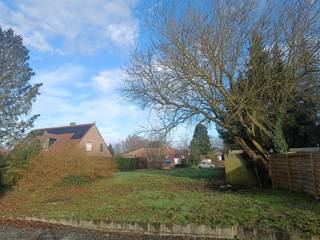 Structura biedt drie bouwgronden te koop aan in het charmante Brussegem (Merchtem).Beschikbare percelen:Lot 1: 7a87ca, open bebouwing -- VP:...