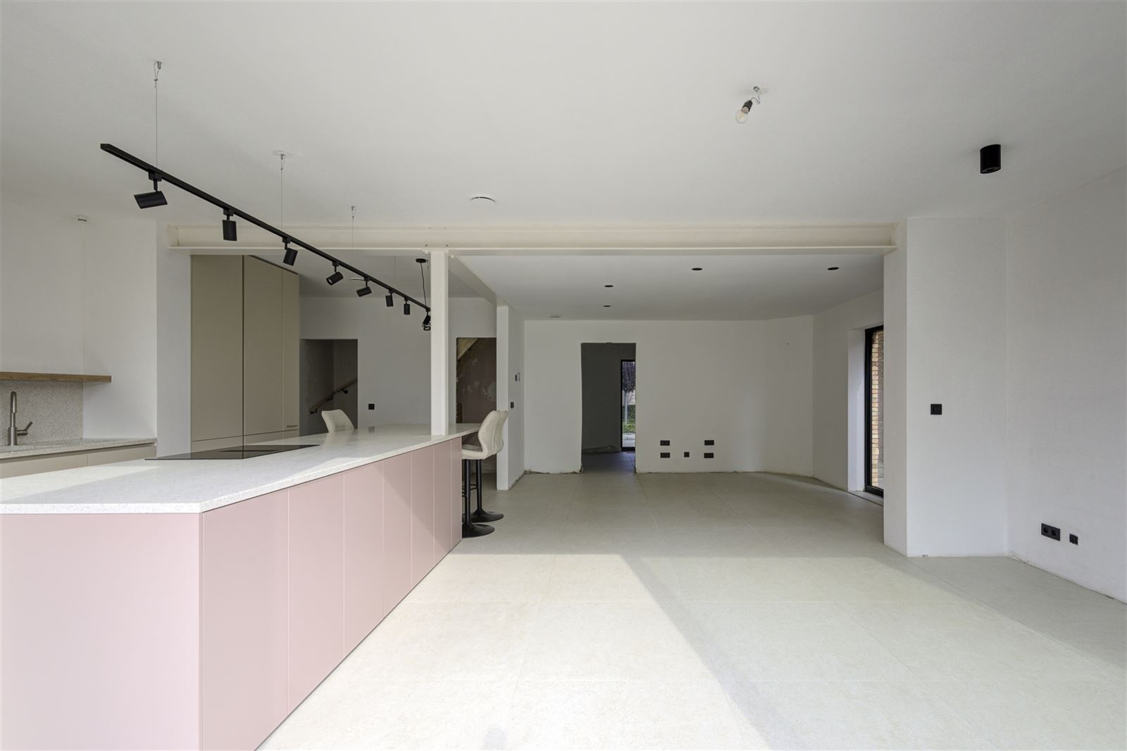 Verder af te werken energiezuinige woning met 4 slaapkamers - foto 3