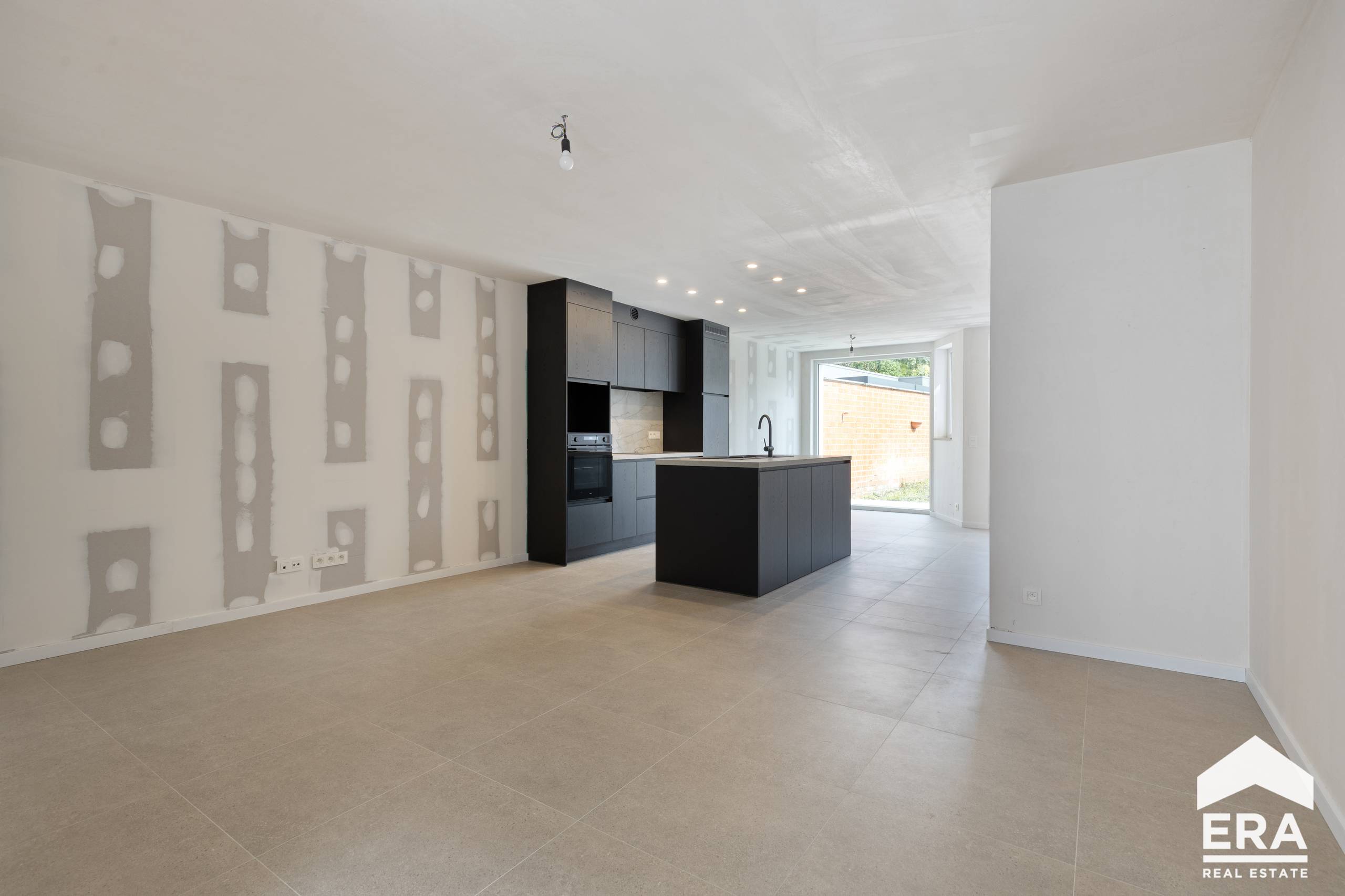 House for sale in Zwevezele with 4 bedrooms - photo 2